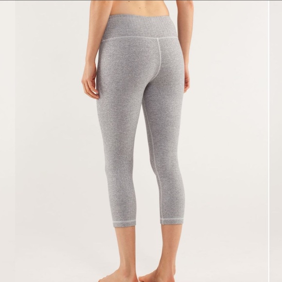 Lululemon Grey Herringbone Wunder Under Crop Leggings - Picture 3 of 10